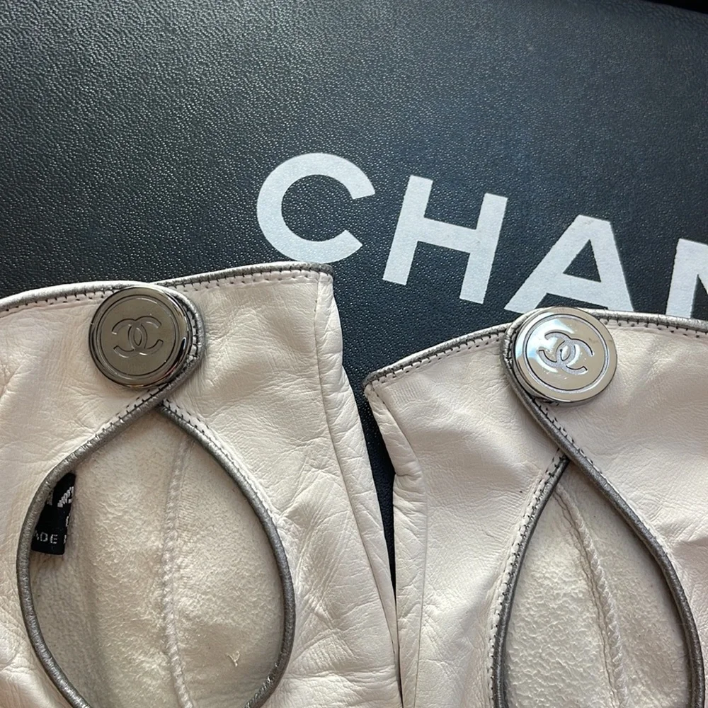 Chanel Lambskin Leather Gloves - Picture 2 of 4